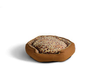 Load image into Gallery viewer, Crum-pet bed
